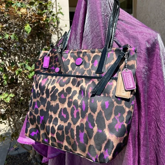 Coach Signature Ocelot Leopard Print Tote & Wristlet ๐๐ - Picture 2 of 13
